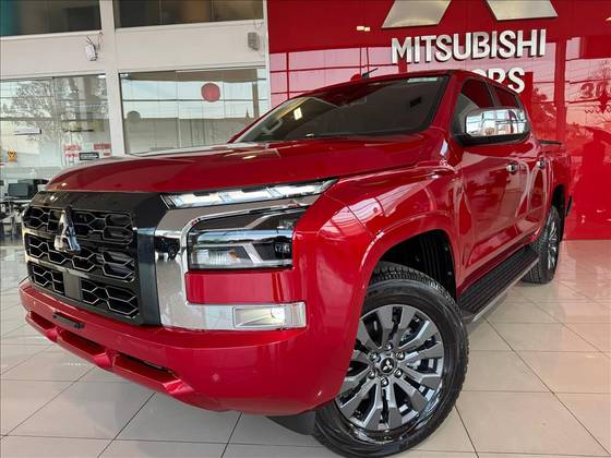 MITSUBISHI TRITON 2.4 BITURBO DIESEL CD HPE-S 4X4 AUTOMÁTICO MITSUBISHI TRITON 2.4 BITURBO DIESEL CD HPE-S 4X4 AUTOMÁTICO